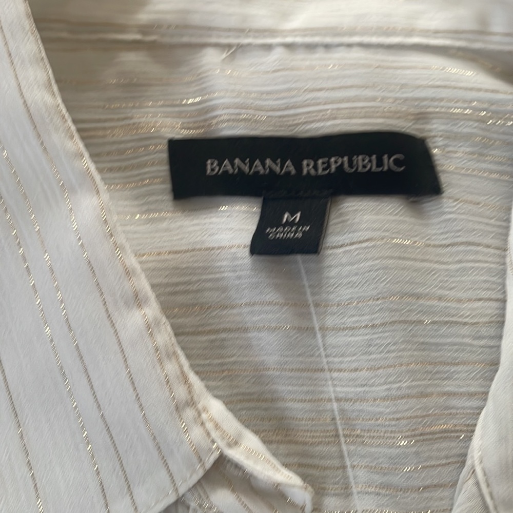 NWT size medium Banana Republic sleeveless sheet blouse cream with gold - Picture 3 of 7